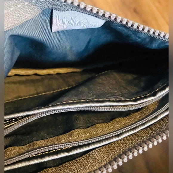 EUC Kipling Wallet/Makeup Pouch - Picture 9 of 11